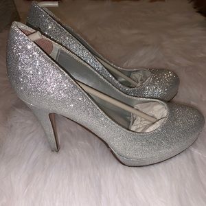 Women’s sliver glitter heels